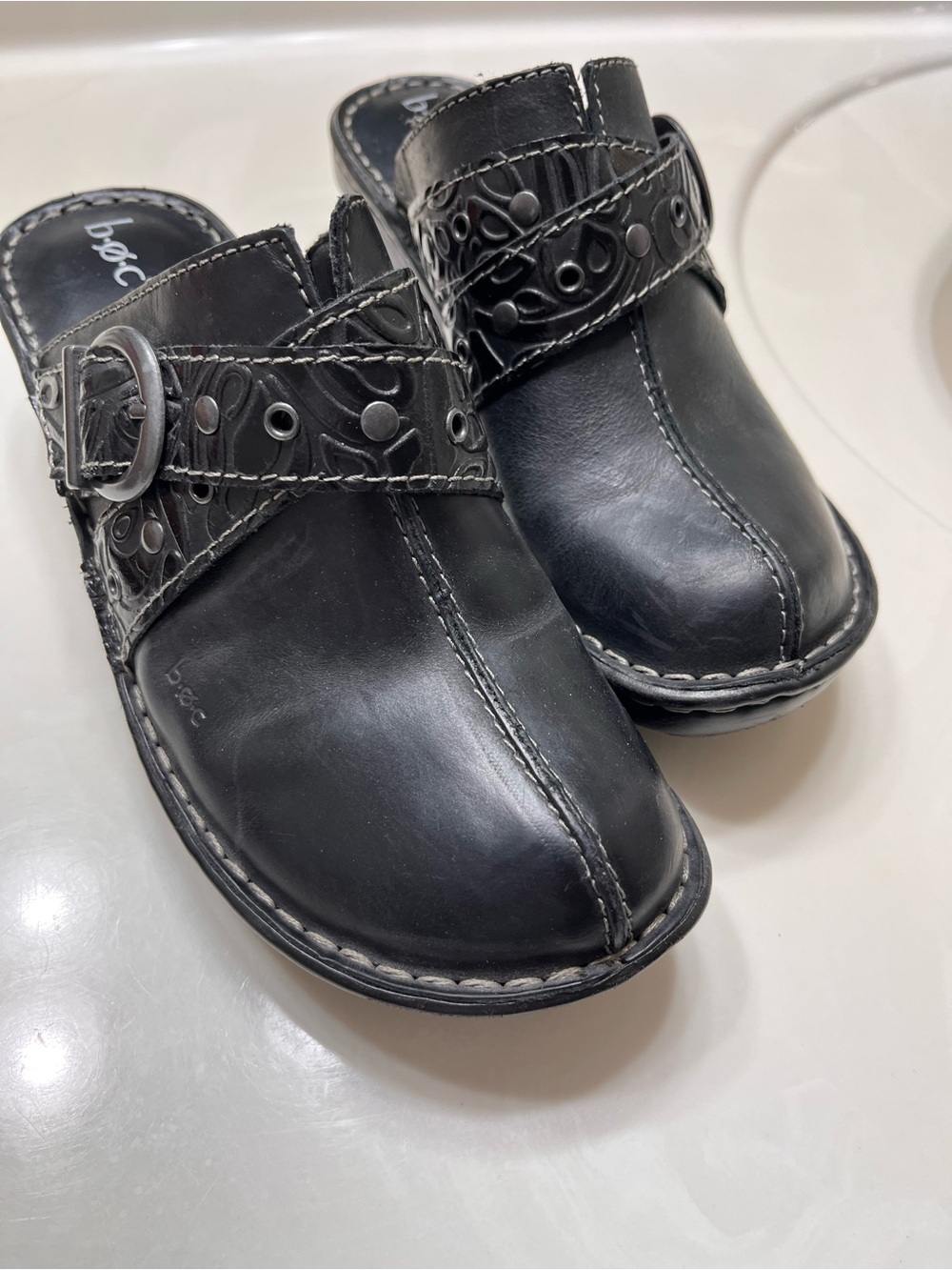 b.o.c. Black Leather Slip-On Clogs with Decorative Buckle Strap Sz 8M